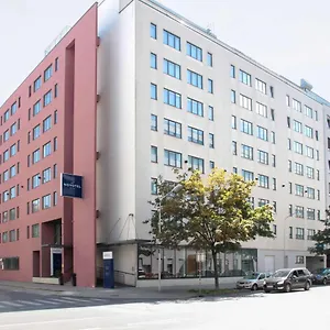 Отель Novotel Donau ****