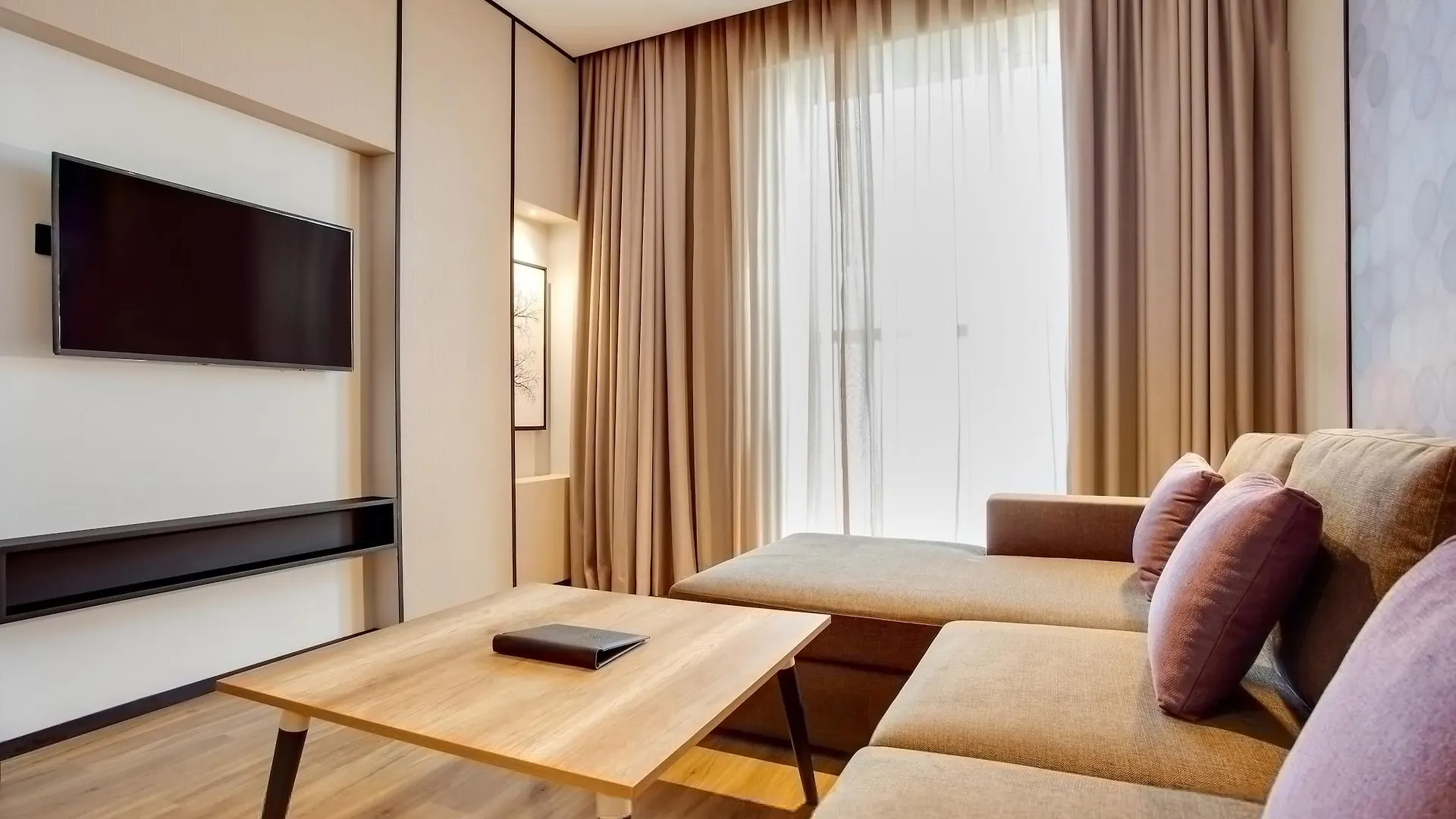 Lemon Tree Hotel, Jumeirah Dubai